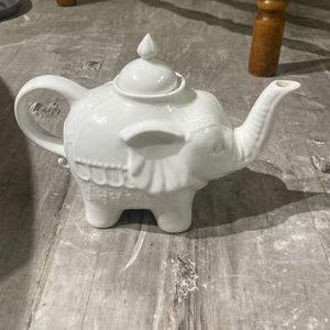 Elephant teapot ceramic